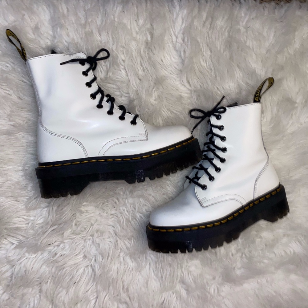 DOC MARTEN White Jadon's Size 7